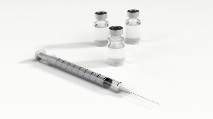 В Актобе завели уголовное дело по факту вакцинации 42 школьников не тем препаратом