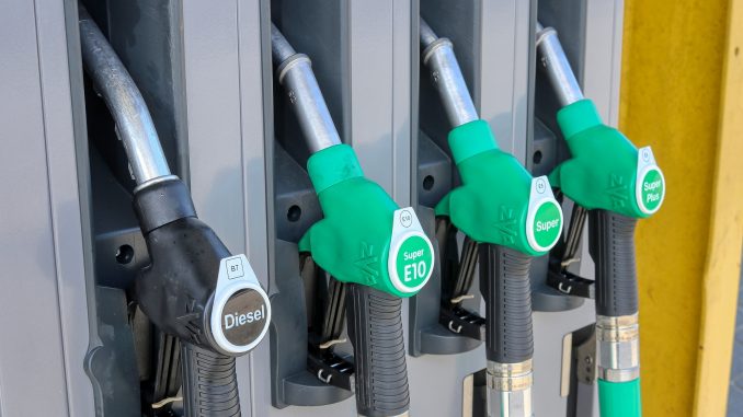 Павлодарский нефте-химический завод предупредил о возможном сокращении производства бензина и дизтоплива